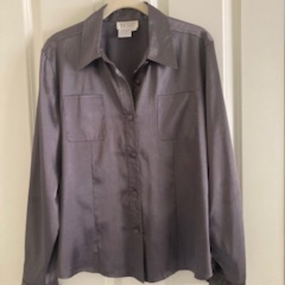 TESS Silver/gray Blend. Long Sleeve Blouse. Polyester and Spandex Blend Size L
